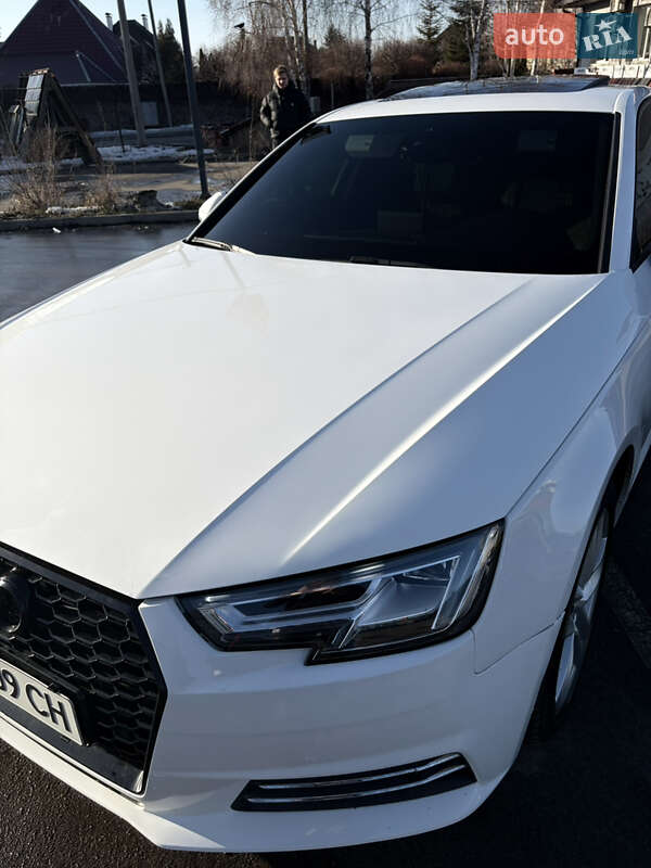 Седан Audi A4 2017 в Киеве