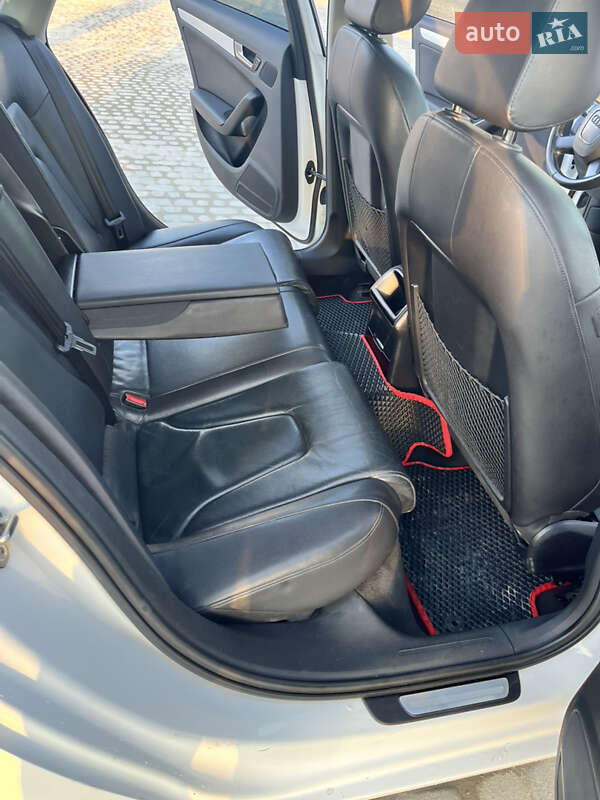 Седан Audi A4 2010 в Николаеве