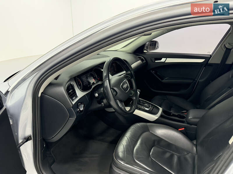 Седан Audi A4 2015 в Одессе