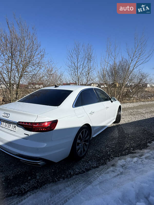 Седан Audi A4 2021 в Ивано-Франковске