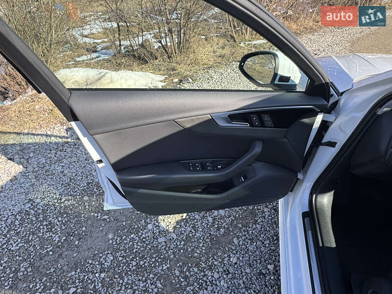 Седан Audi A4 2021 в Ивано-Франковске