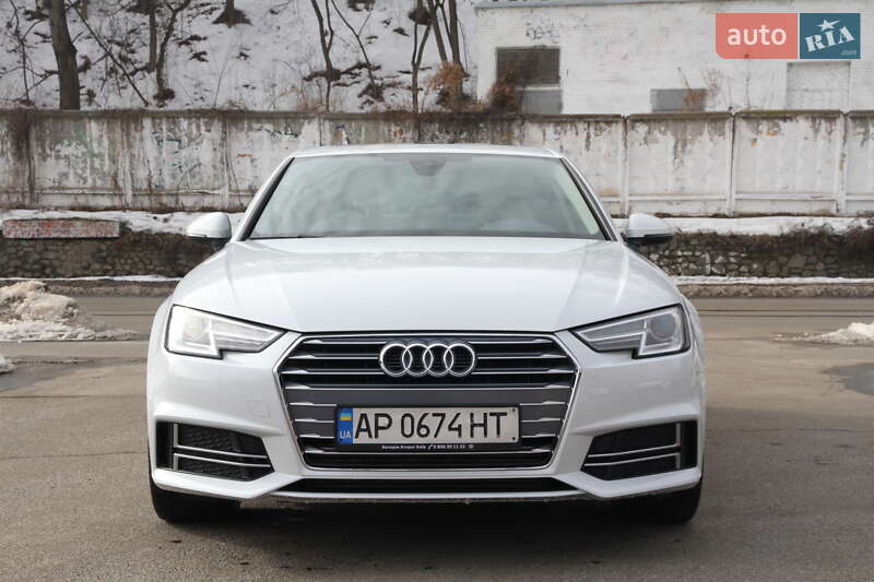 Седан Audi A4 2017 в Киеве