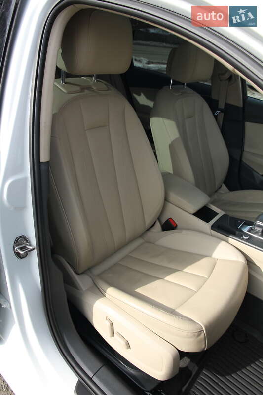 Седан Audi A4 2017 в Киеве