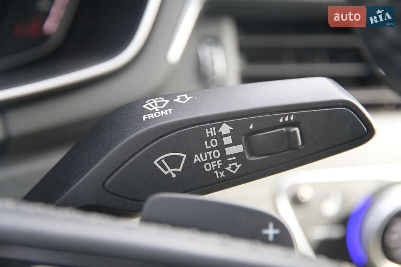 Седан Audi A4 2017 в Киеве