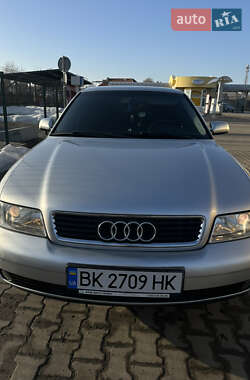 Седан Audi A4 2000 в Радивилове
