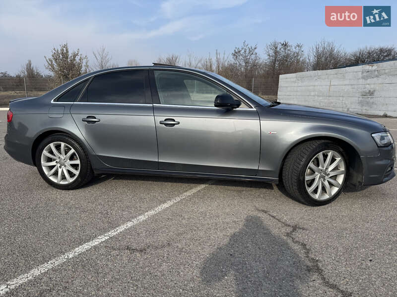 Седан Audi A4 2014 в Днепре