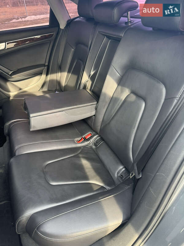 Седан Audi A4 2014 в Днепре