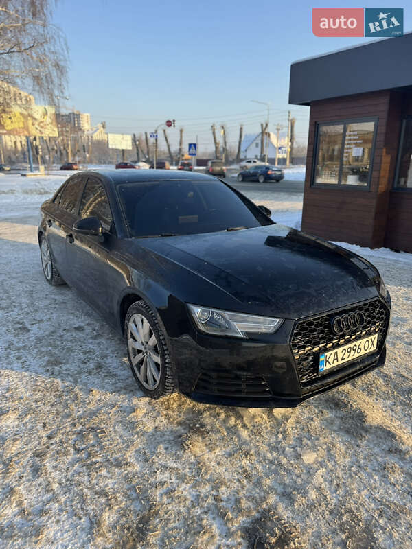 Седан Audi A4 2016 в Киеве