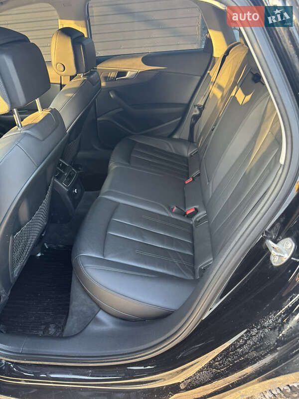 Седан Audi A4 2016 в Киеве