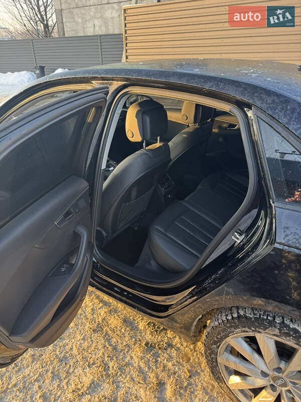 Седан Audi A4 2016 в Киеве