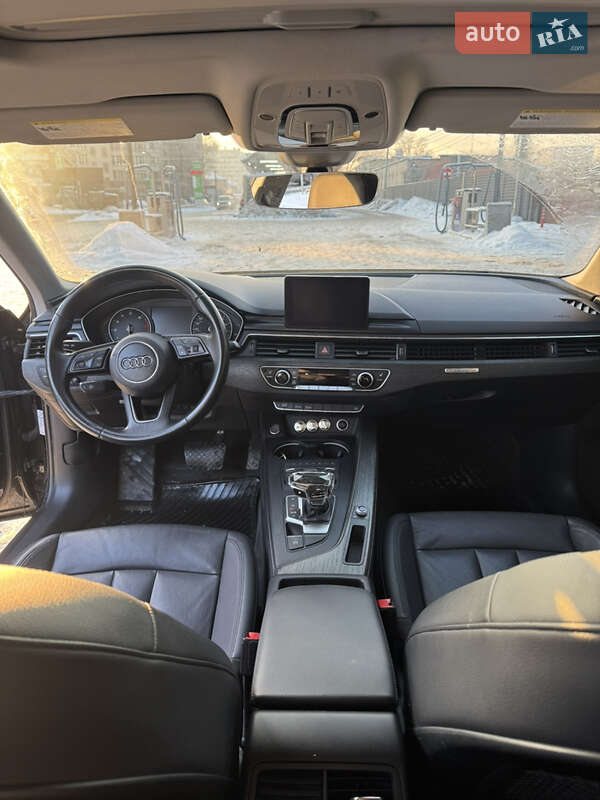Седан Audi A4 2016 в Киеве