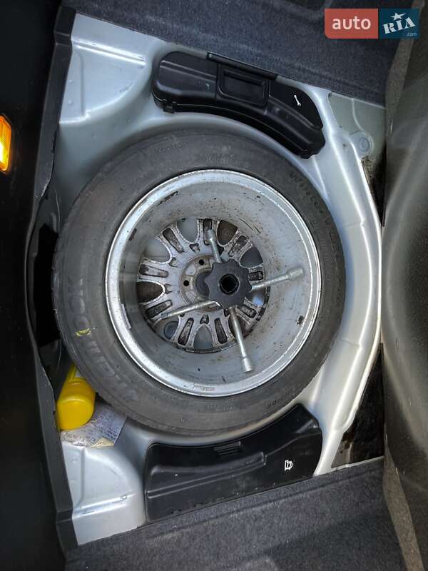 Седан Audi A4 2002 в Краснограде