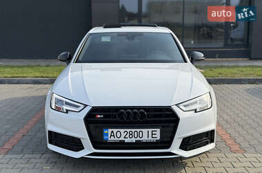 Седан Audi A4 2017 в Мукачево