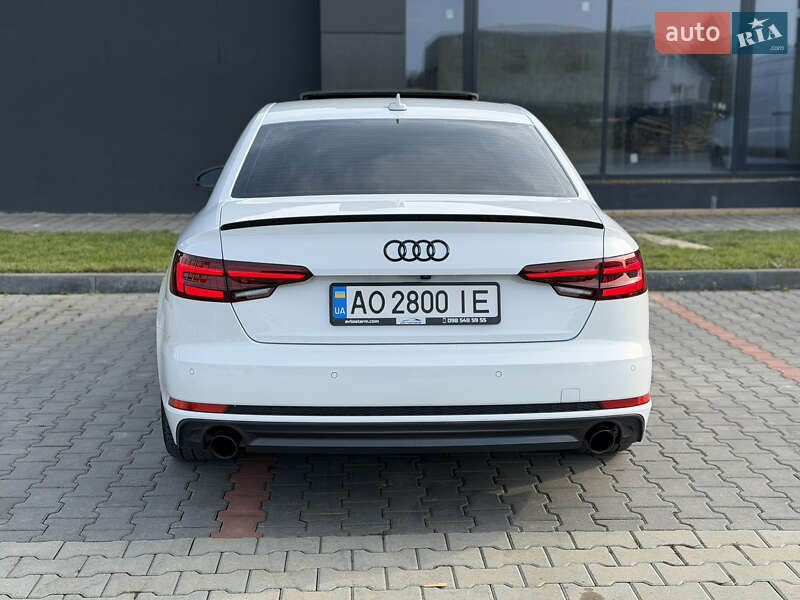 Седан Audi A4 2017 в Мукачево