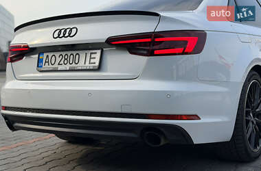Седан Audi A4 2017 в Мукачево