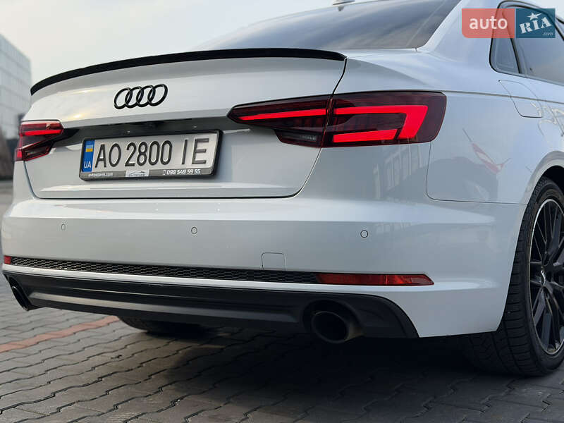 Седан Audi A4 2017 в Мукачево