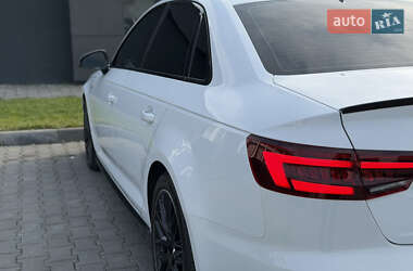 Седан Audi A4 2017 в Мукачево