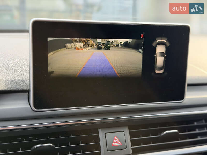 Седан Audi A4 2017 в Мукачево