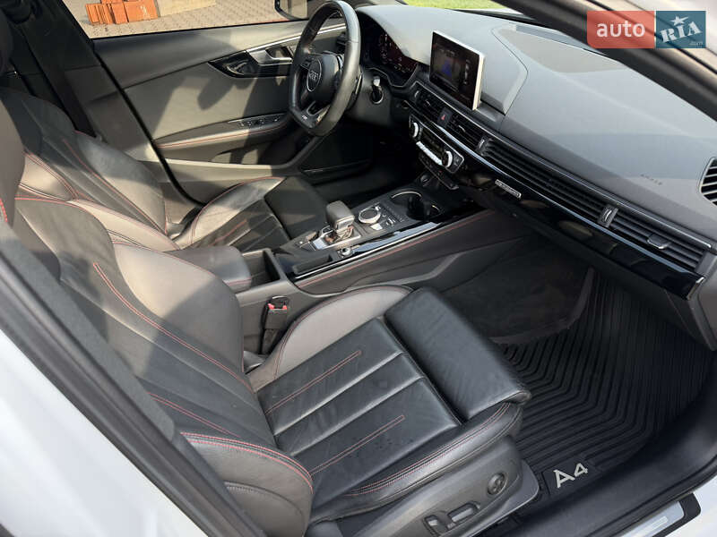 Седан Audi A4 2017 в Мукачево
