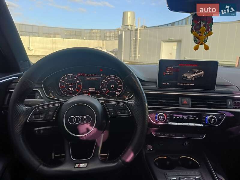 Седан Audi A4 2017 в Киеве