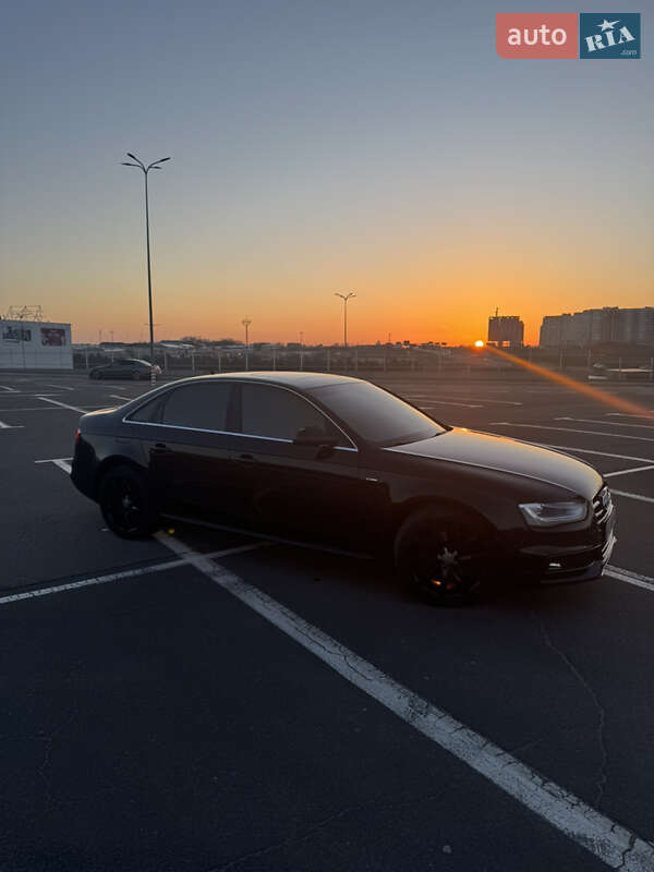 Седан Audi A4 2014 в Одессе