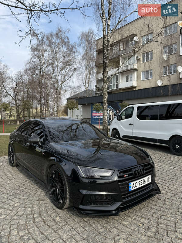Седан Audi A4 2017 в Виноградове