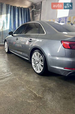 Седан Audi A4 2016 в Киеве