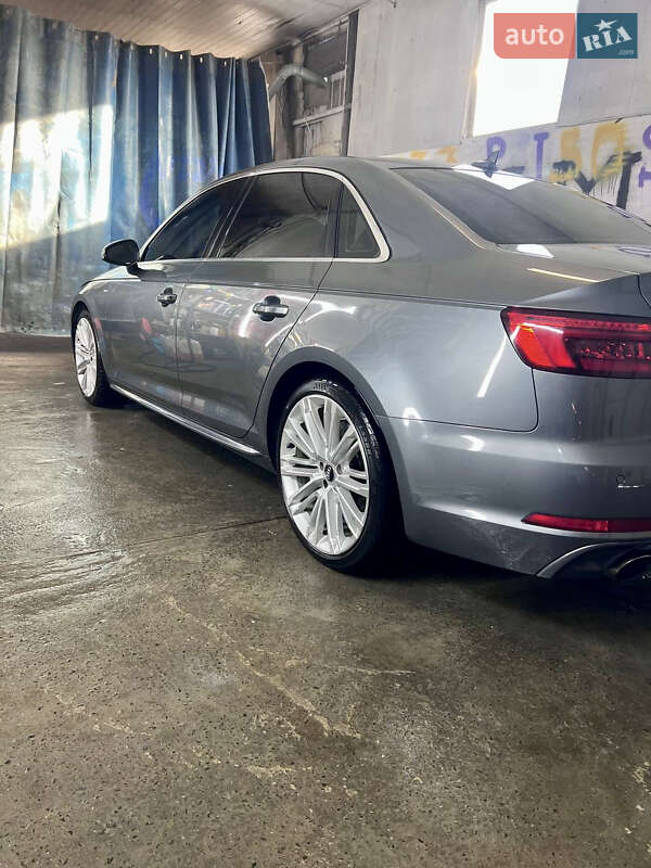 Седан Audi A4 2016 в Киеве