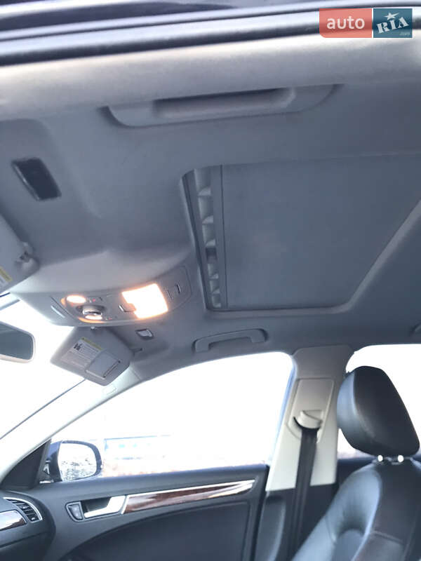 Седан Audi A4 2011 в Львові