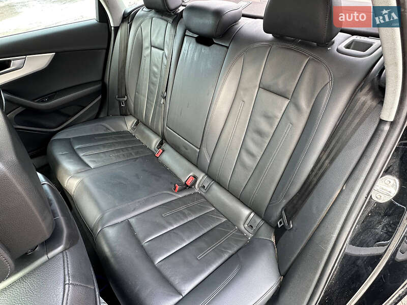 Седан Audi A4 2017 в Хмельницком