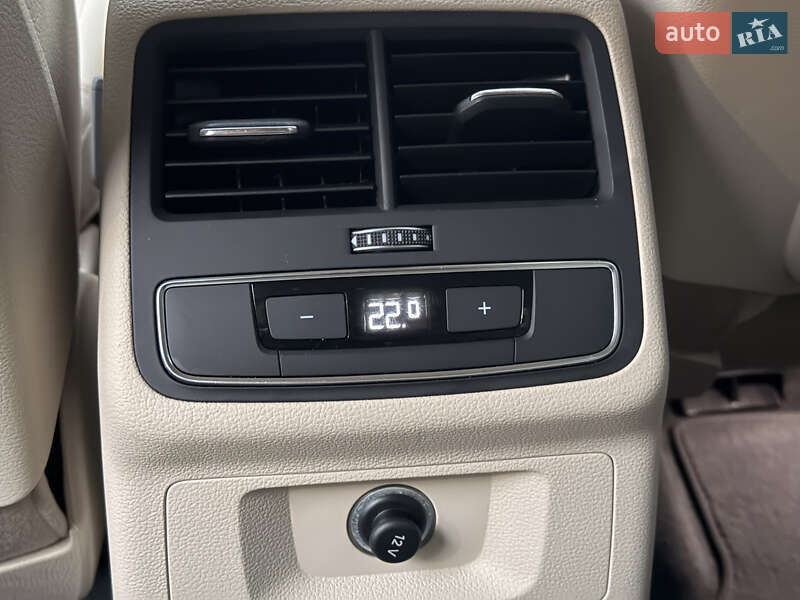 Седан Audi A4 2018 в Киеве