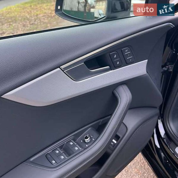 Седан Audi A4 2018 в Киеве