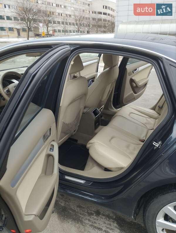 Седан Audi A4 2011 в Броварах