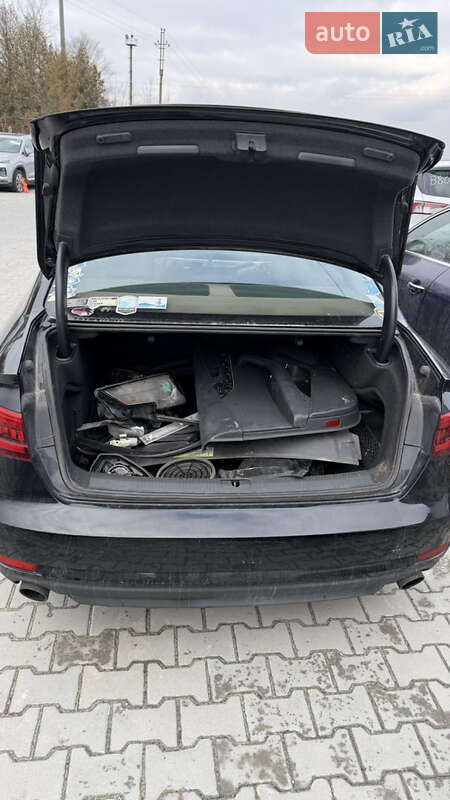 Седан Audi A4 2016 в Львові