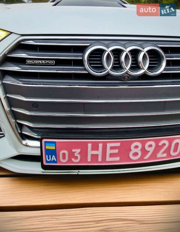 Седан Audi A4 2017 в Нововолинську