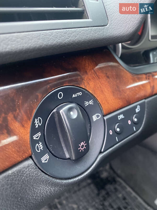 Седан Audi A4 2005 в Староконстантинове