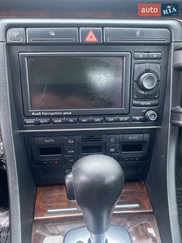 Седан Audi A4 2005 в Староконстантинове