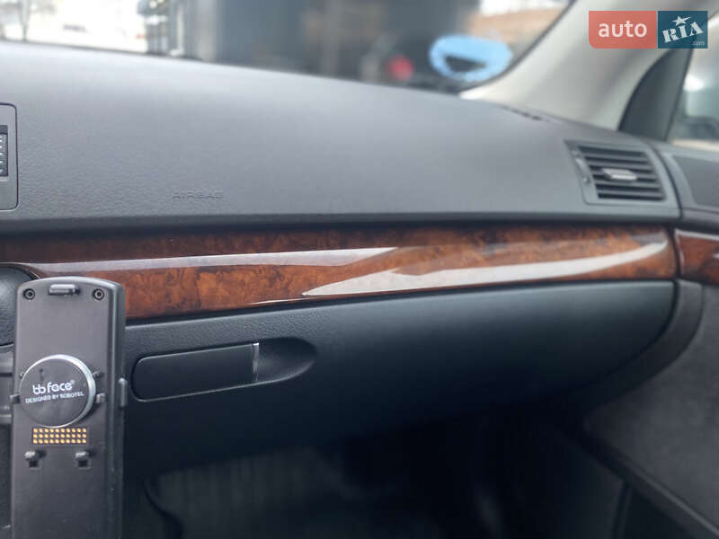 Седан Audi A4 2005 в Староконстантинове