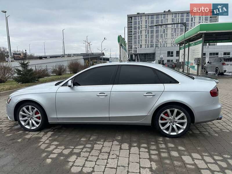 Седан Audi A4 2012 в Ивано-Франковске