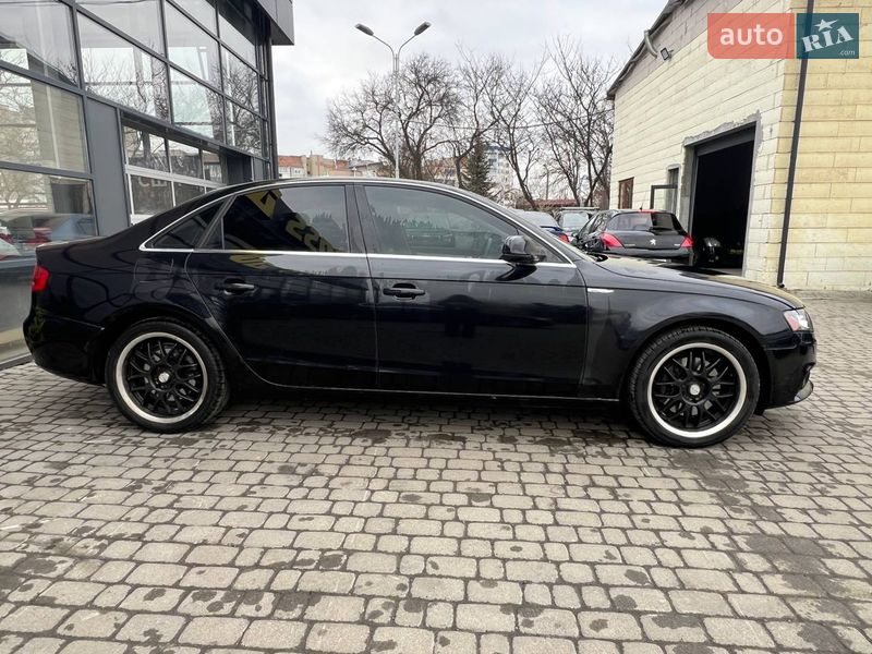 Седан Audi A4 2010 в Ивано-Франковске