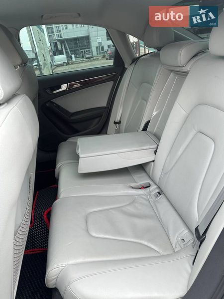 Седан Audi A4 2012 в Ивано-Франковске