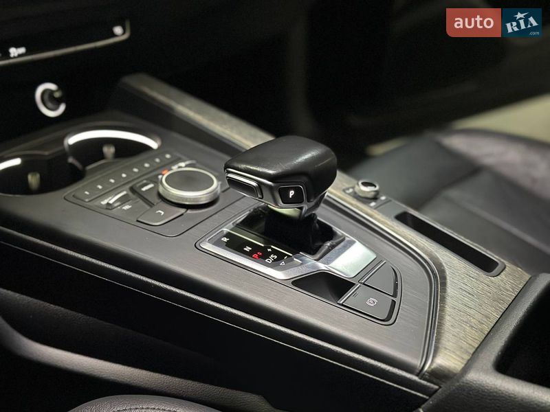 Седан Audi A4 2016 в Днепре