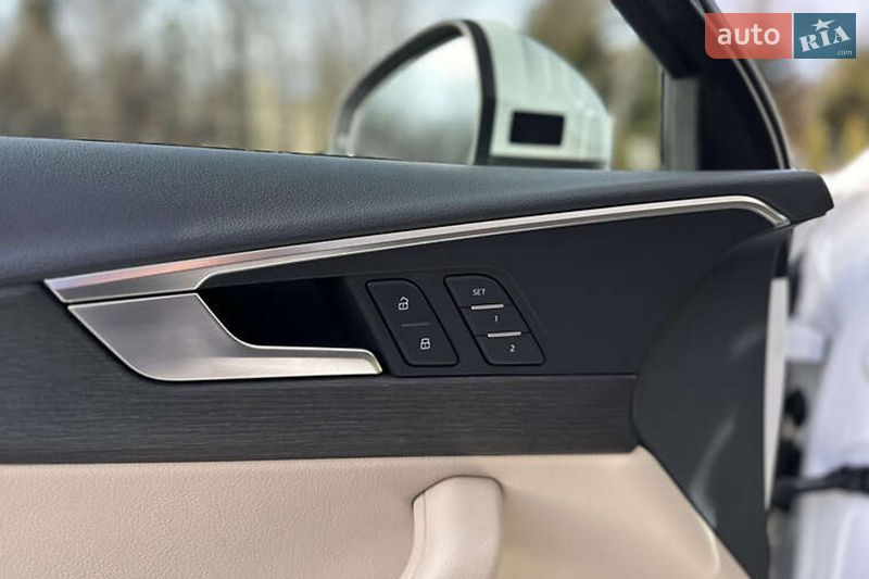 Седан Audi A4 2019 в Киеве