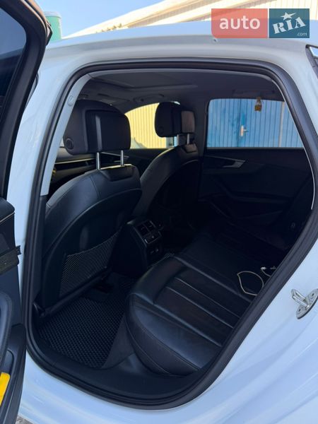 Седан Audi A4 2019 в Чернигове