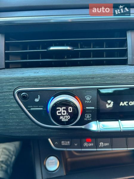 Седан Audi A4 2017 в Львове