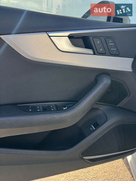 Седан Audi A4 2016 в Луцьку
