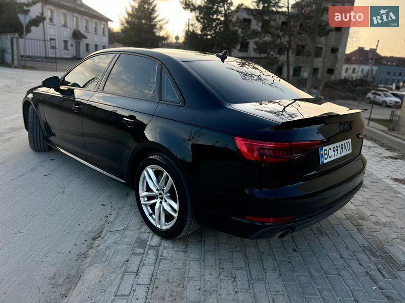 Седан Audi A4 2016 в Львові