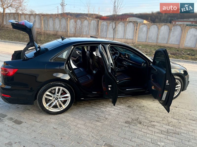 Седан Audi A4 2016 в Львові