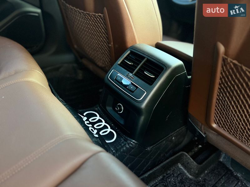Седан Audi A4 2016 в Львові