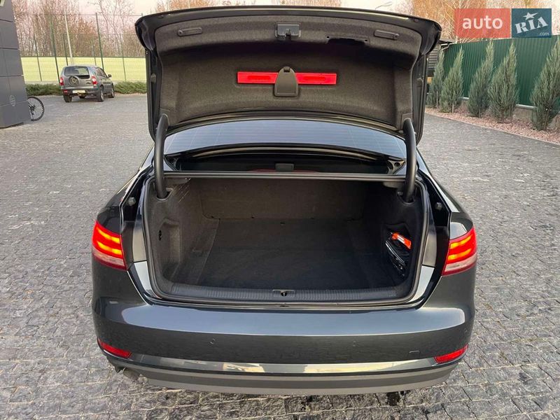 Седан Audi A4 2018 в Києві